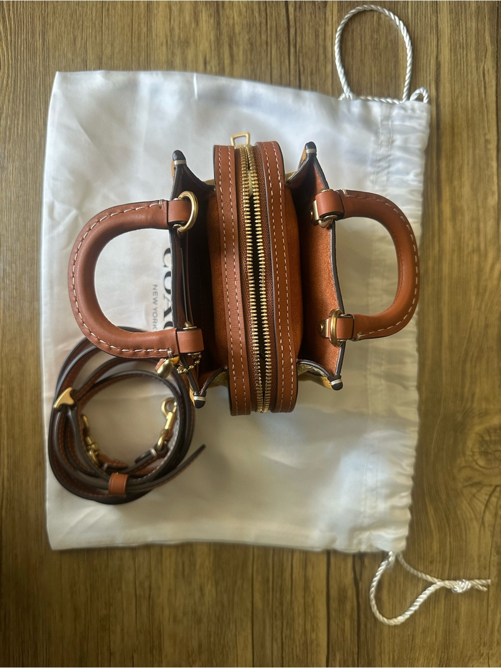 Coach  Rogue 12.  New and never worn. Strap: 21.5in - Picture 8 of 14